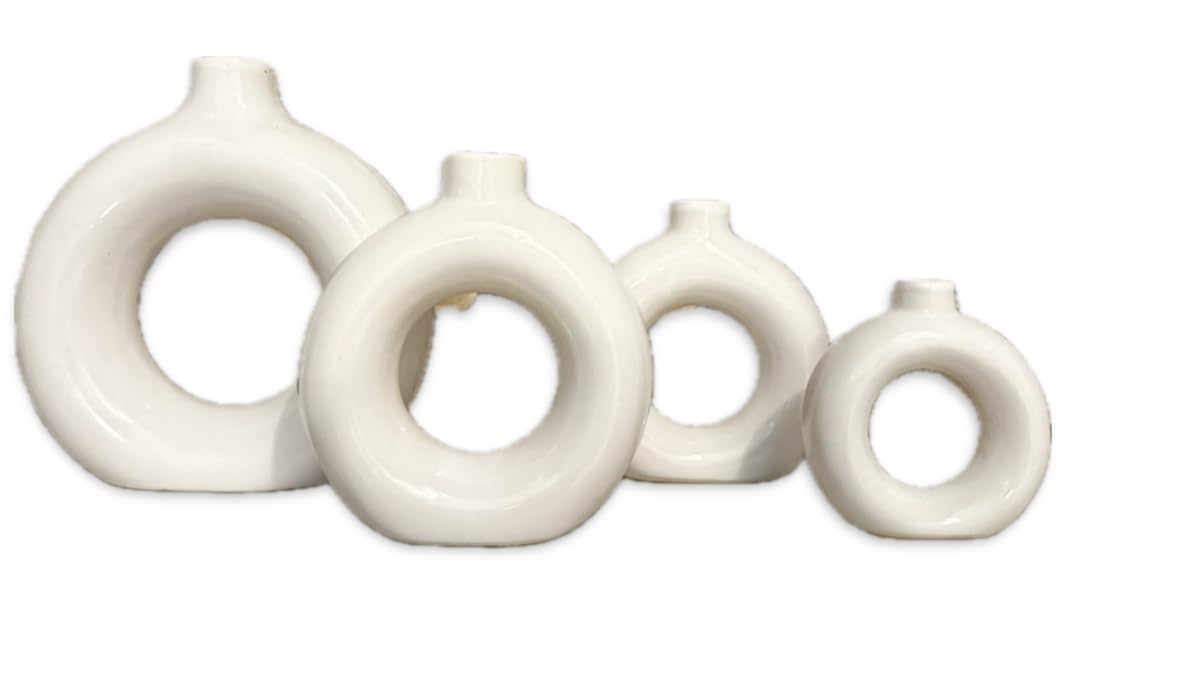 Vibhsa White Round Donut Vase – Pampas Grass centerpiece