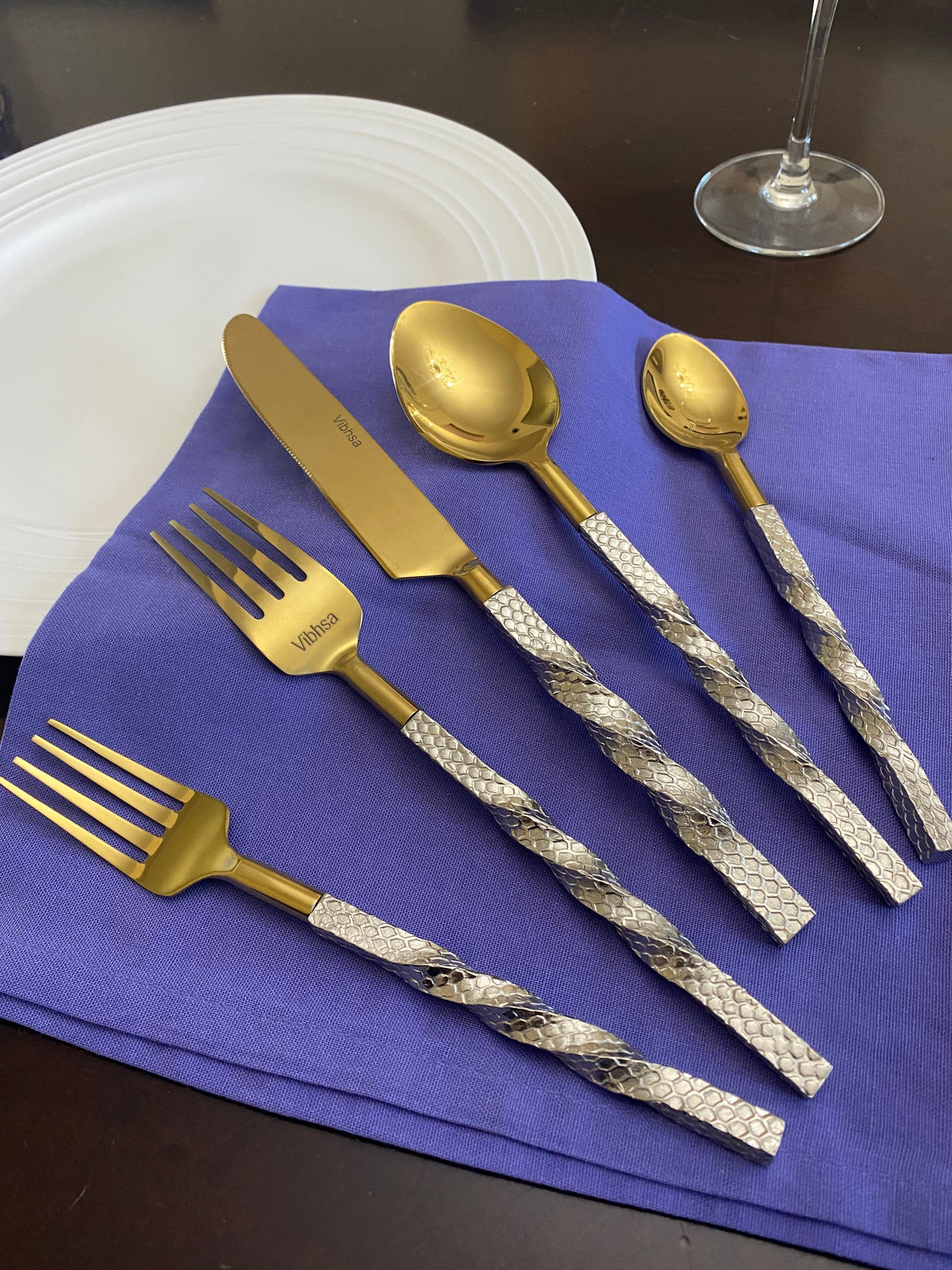 Vibhsa Gold Stainless Steel Flatware Set of 5 Pieces | Service for 1, Gift Box