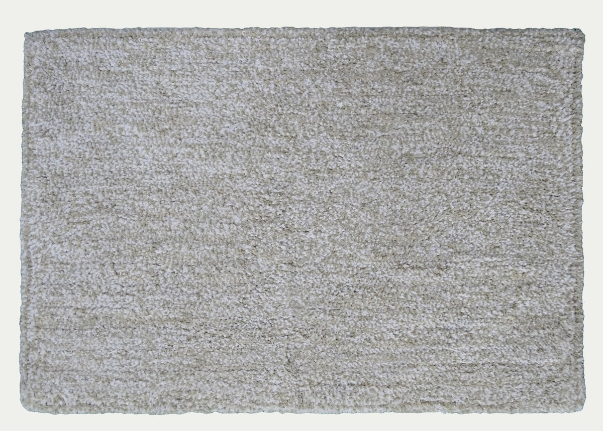 Vibhsa Ivory & White Color Plain Bath Rug 20" x 32"