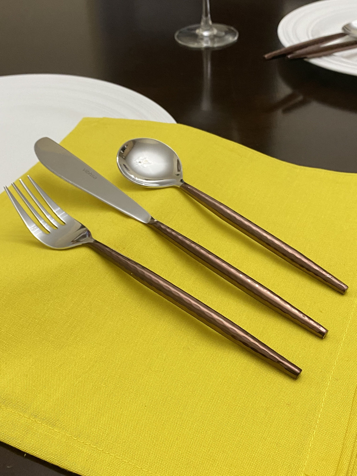 Vibhsa Hammered Stainless Steel Flatware 18-Piece Set