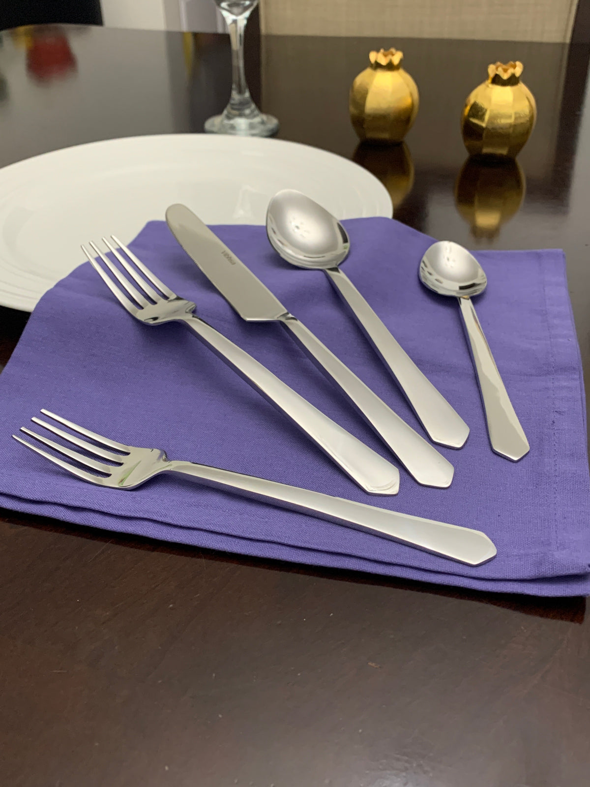 Vibhsa Flatware set of 20 Pieces in Silver Stainless Steel